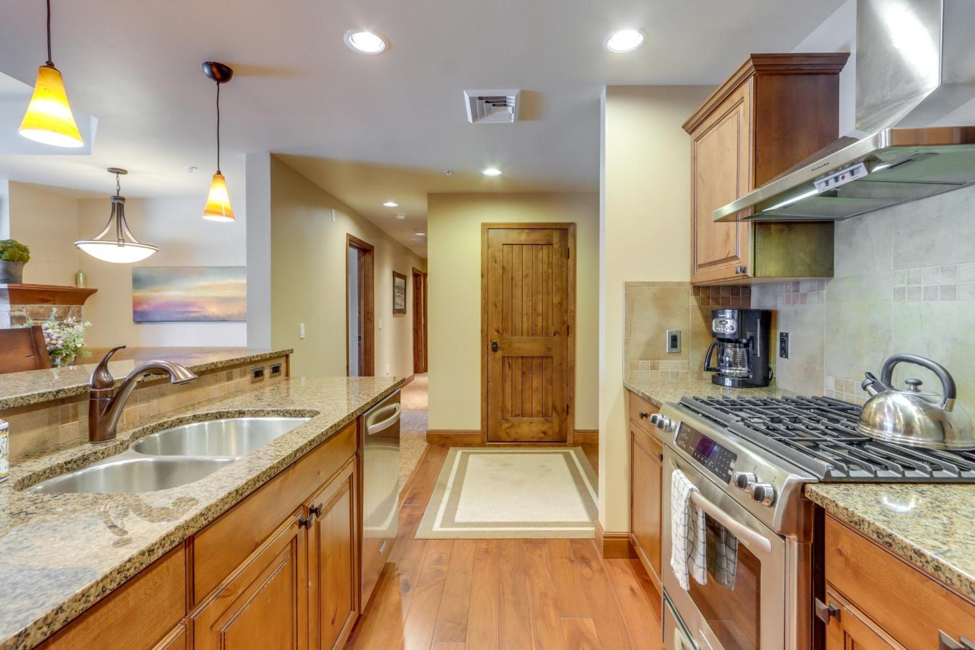 Stunning Getaway In The Heart Of Downtown Mccall Exterior photo